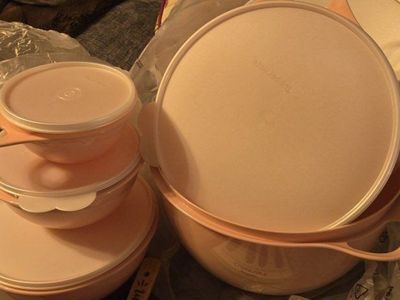 MOTHER'S DAY TUPPERWARE GIFT