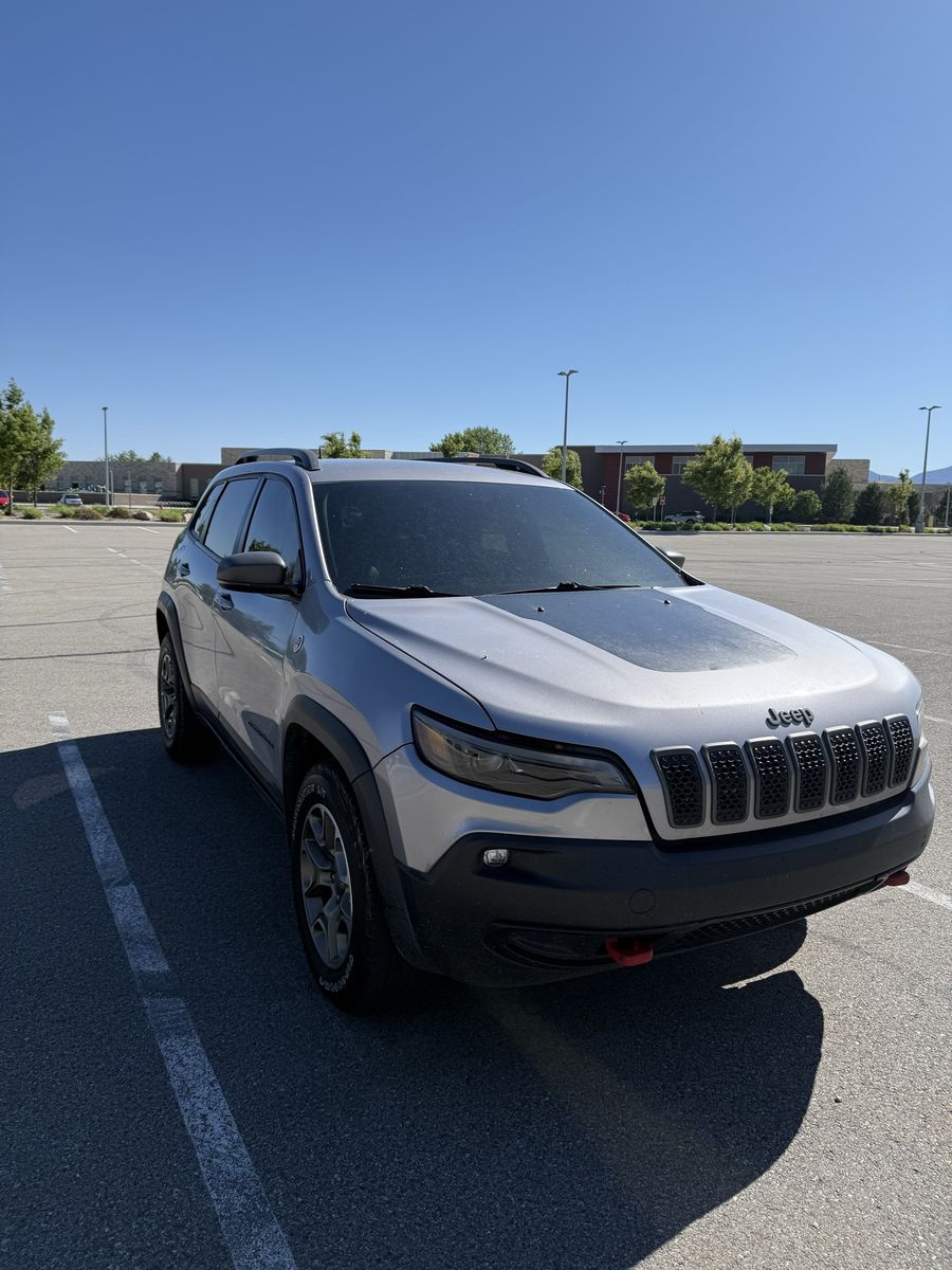2020 Jeep Cherokee Trailhawk