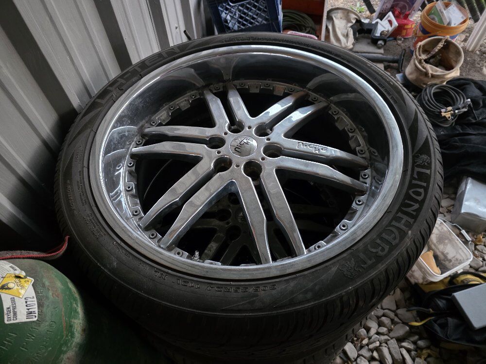 Chevy 305/35r24" chrome 24 inch wheel rims tires