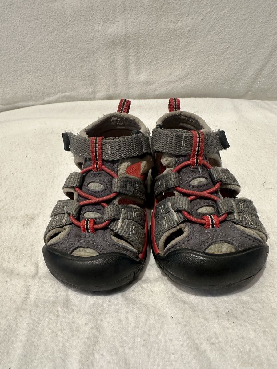 Keen toddler, size 6 gray, hiking or water sandals