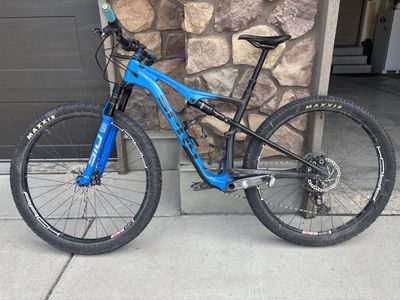 XC Carbon fiber Spry Mountain bike