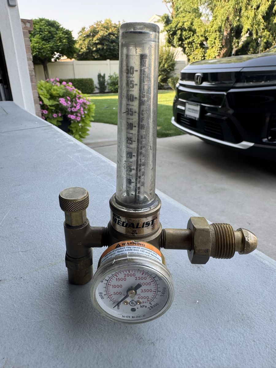Victor Medalist Argon / CO2 Flowmeter Gas Regulator