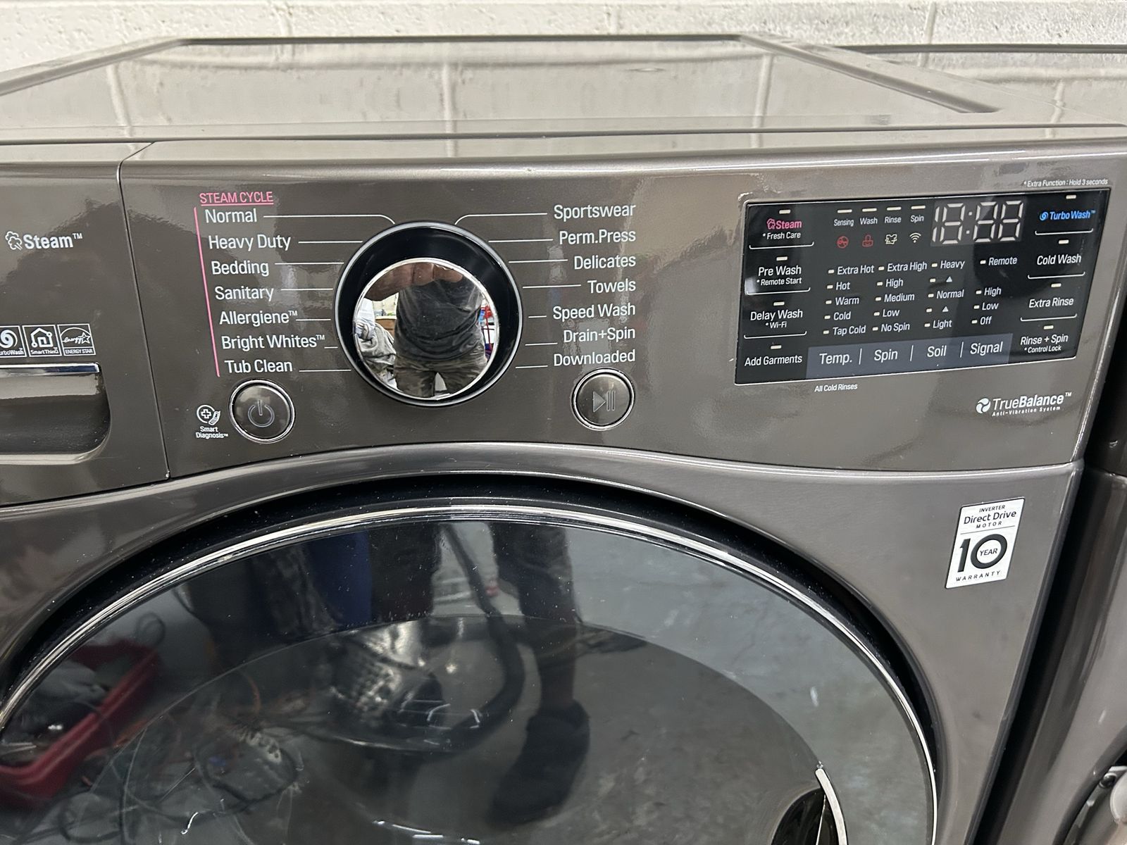 Main image 6
