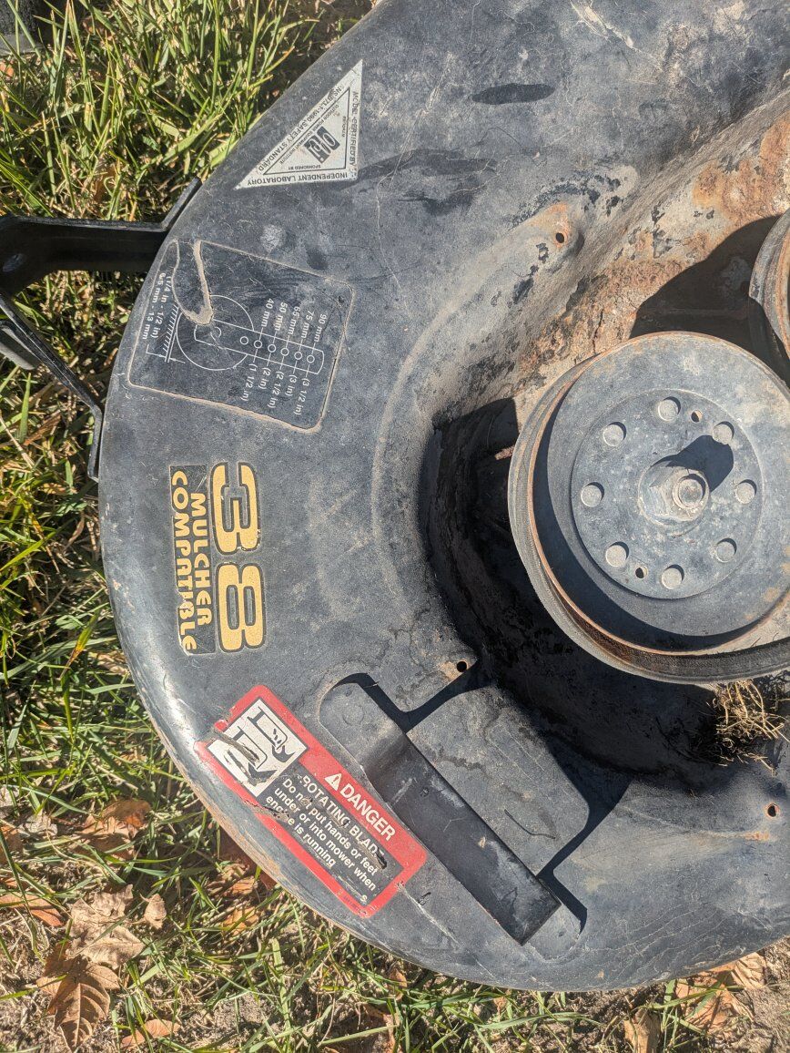 Bundle deal john deere edger and 38" Riding mower