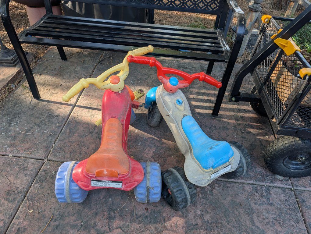 Pair of plastic Tricycles - Classic Kids Ride-On Toys, Red & Blue