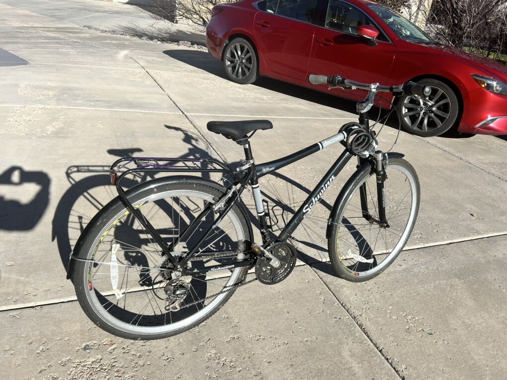 Schwinn Discovery Hybrid Bike