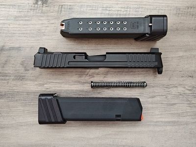 Glock 17 Gen3 RMR Slide with 2 Extended Mags