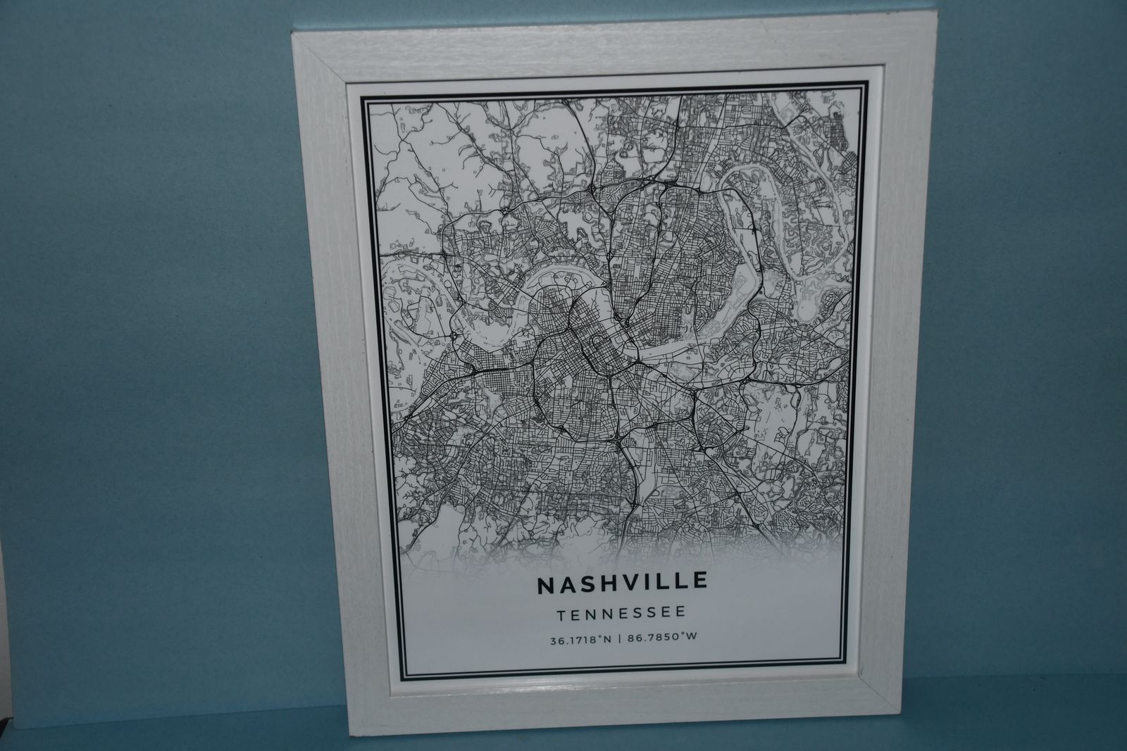WHITE PICTURE FRAME ~ 12.5" x 15.5" ~ HOLDS 11" x 14" PICTURE ~ HANGERS ~ CLEAN ~ QUALITY ~ $5