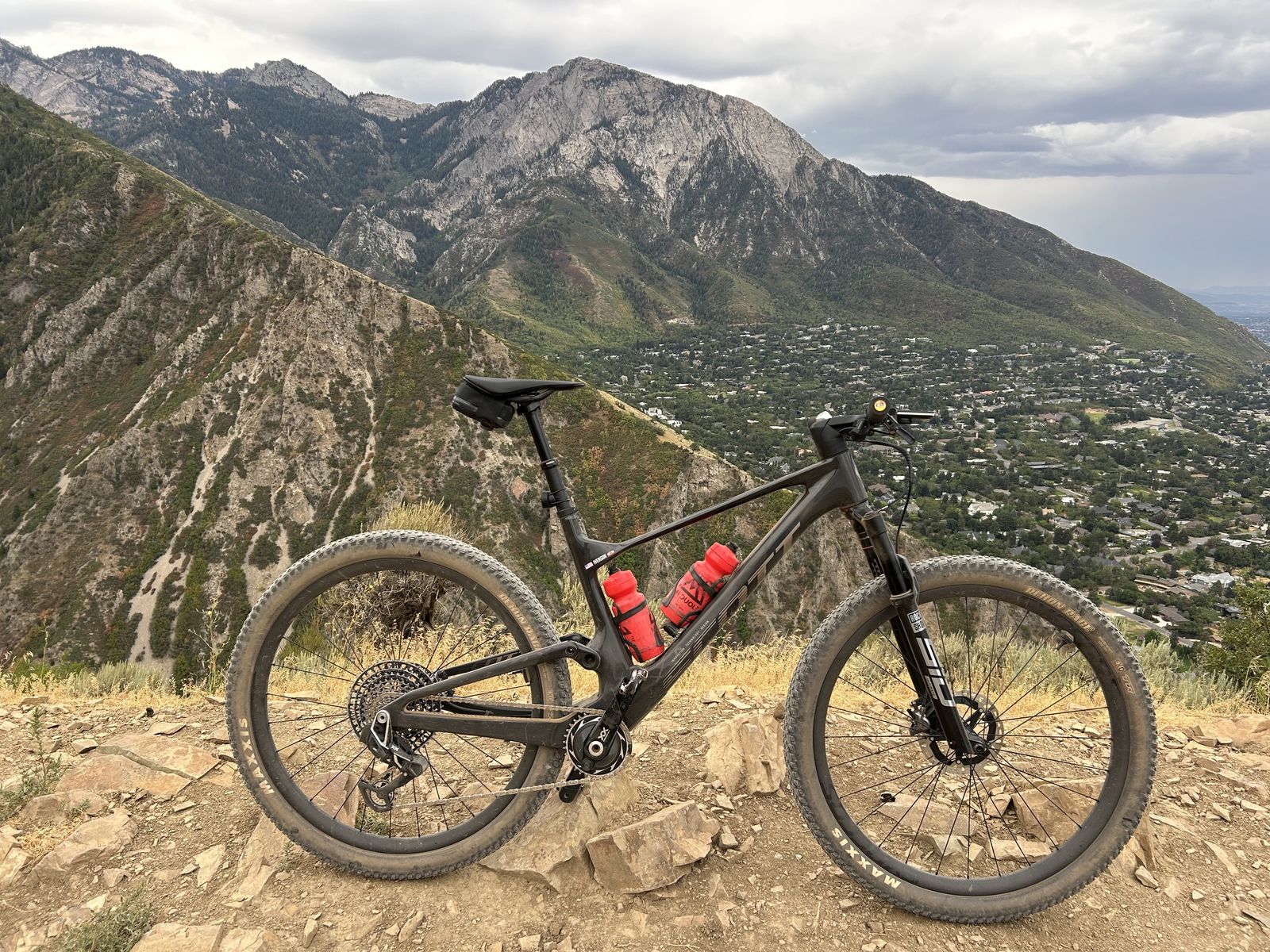 Scott Spark RC World Cup EVO Size Large. Full SRAM XX Eagle Transmission including Power Meter. Shimano XTR Brakes
