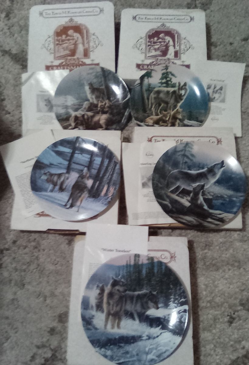 Decorative Plates Wolves and Owls