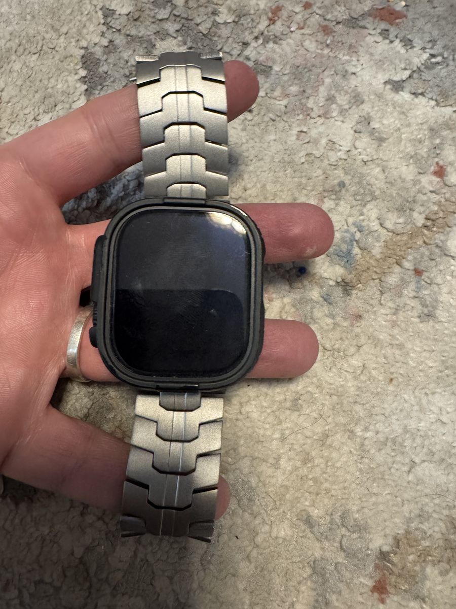 Apple Watch Ultra 3 With Titanium Band