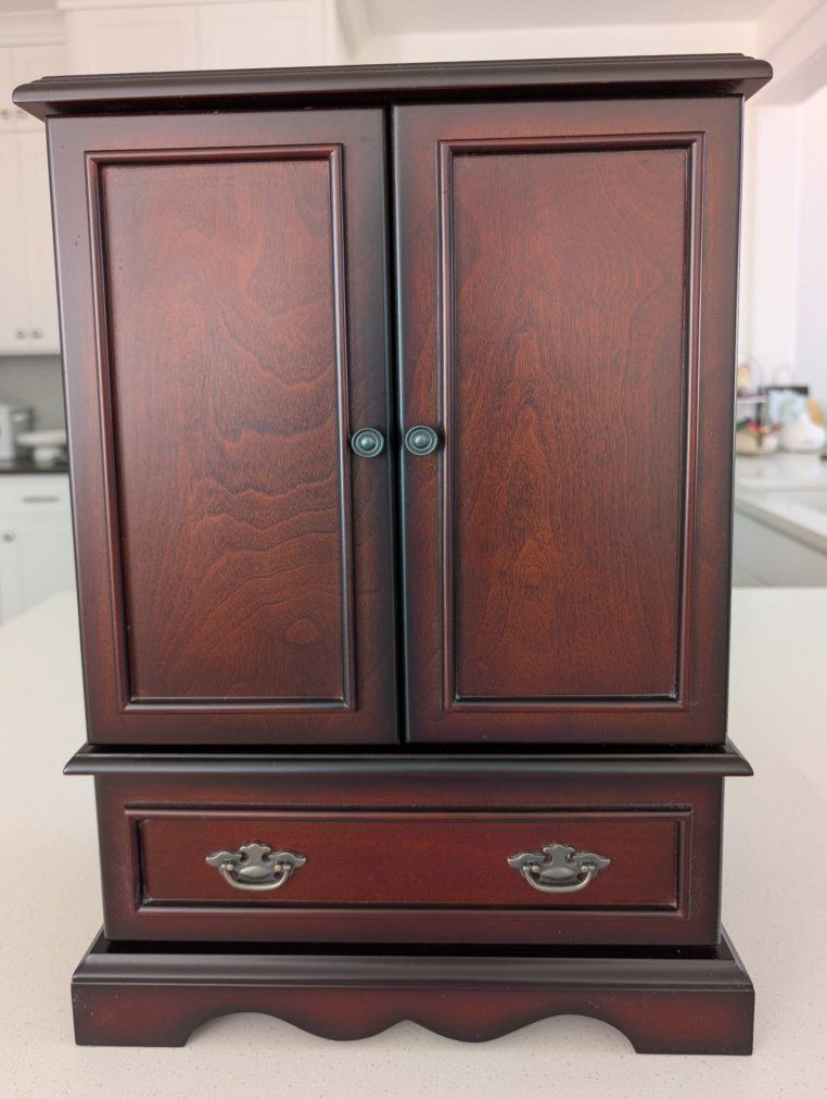 Main image 12