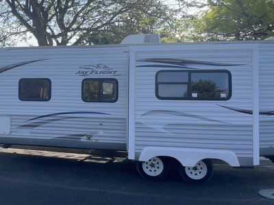 Jayco Jay Fight Camp Trailer with Slide-out