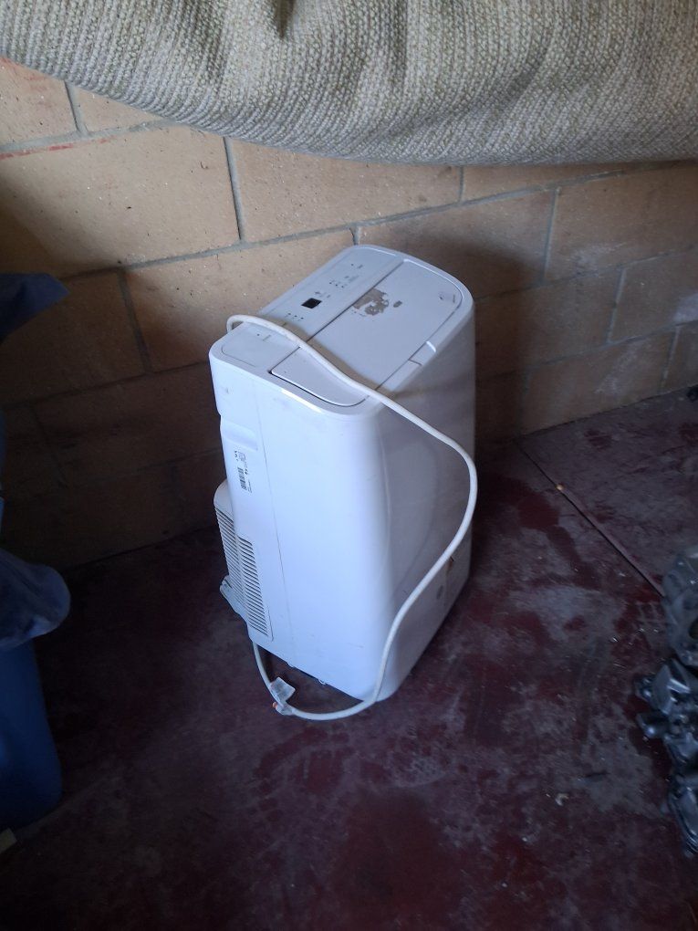 GE Pqortable Air Conditioner - White, Compact Design 11,000 btu