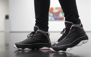 Size 13 jordan pro strong shoes w/box