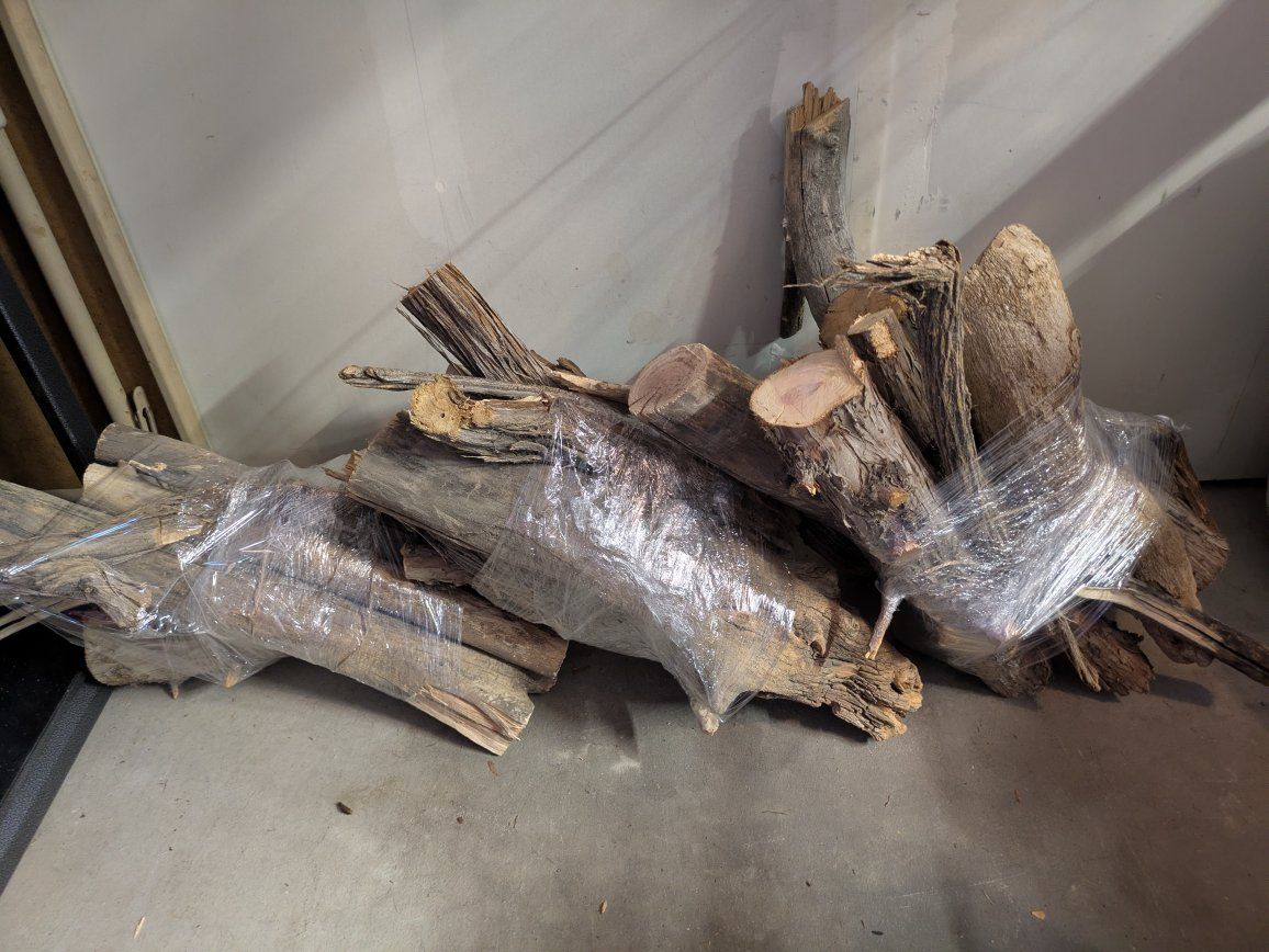 Natural Wood Firewood/Crafting Logs - Varied Sizes, Unprocessed Timber