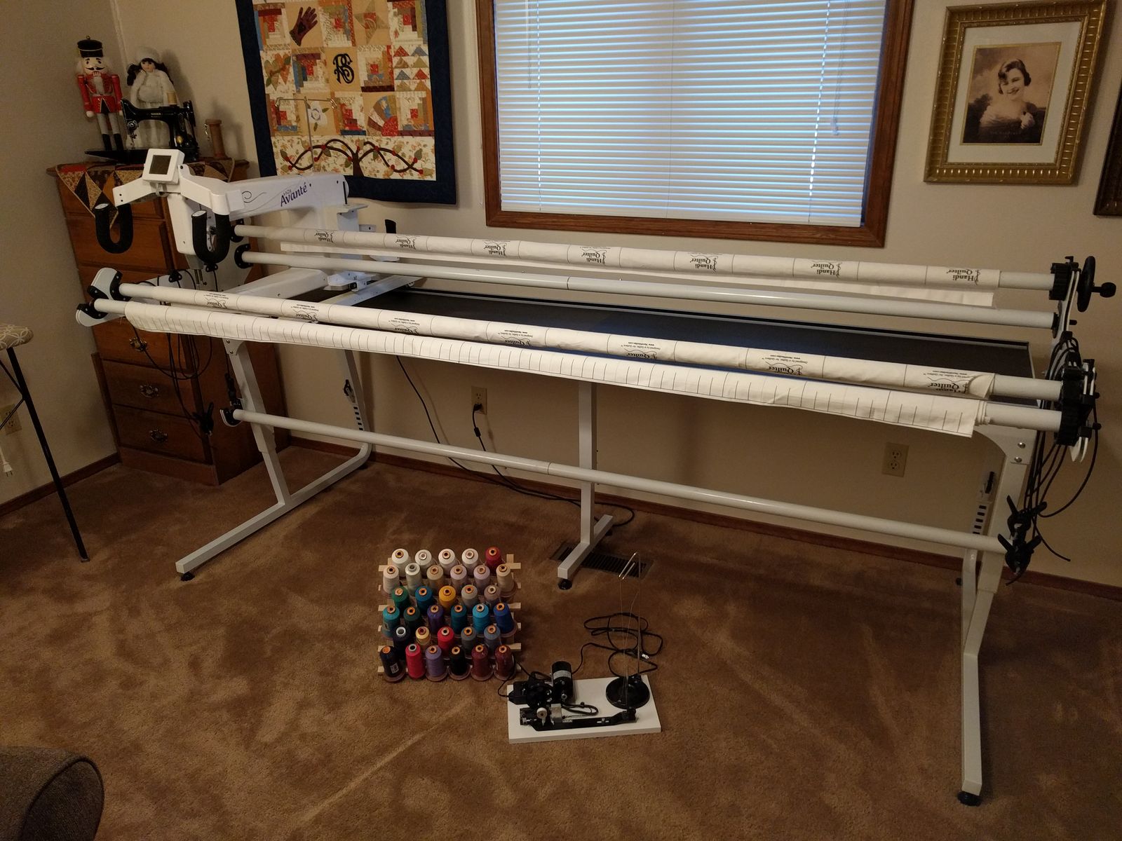 Handi Quilter Avante Longarm w/ 12’ Frame