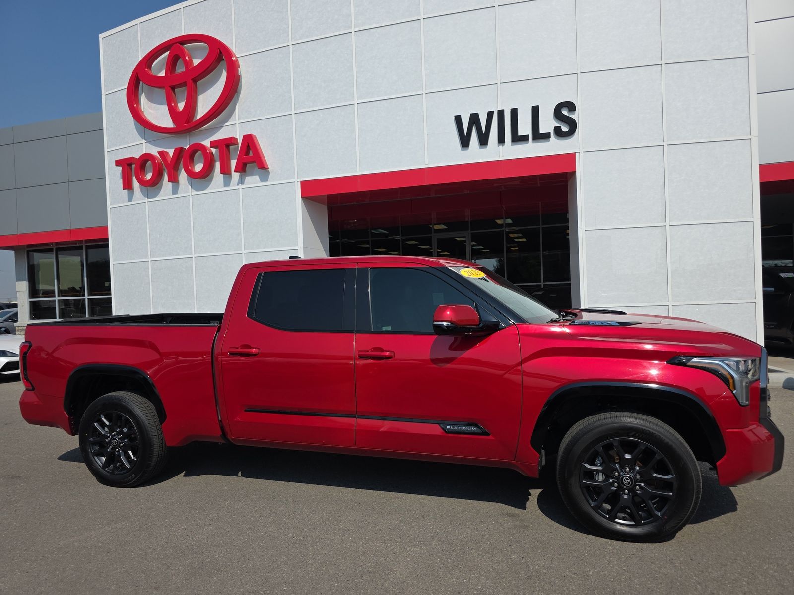2023 Toyota Tundra Platinum HV