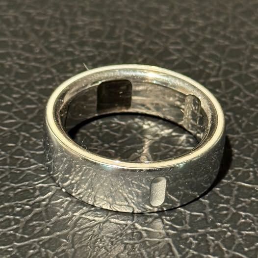 Oura Ring 4 - Size 11 - Smart ring wearable, sleep tracker, heart rate, fitness tracker