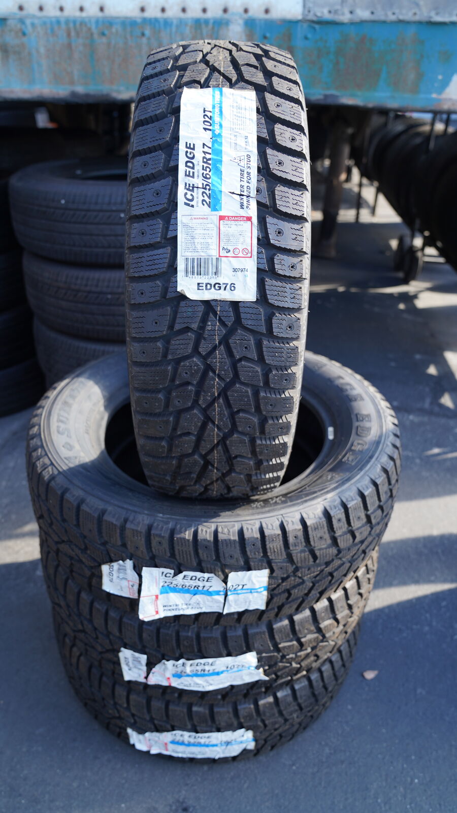 SET TIRES 225-65-17 SUMITOMO WINTER
