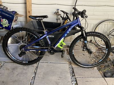 Diamondback line 24inch kids mountain bike