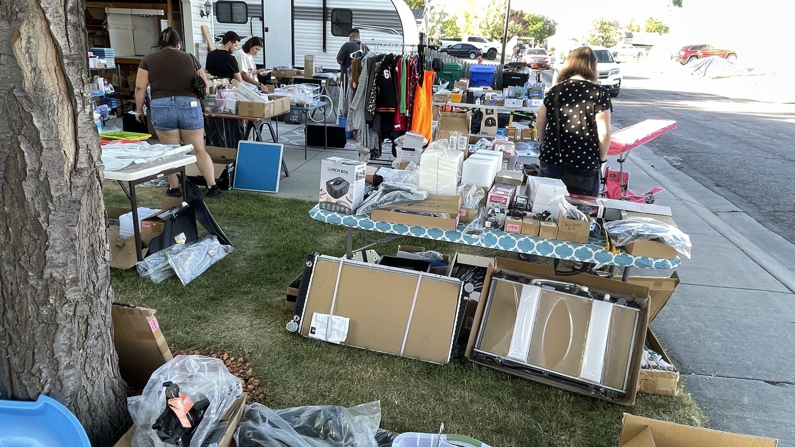 Multi family garage sale