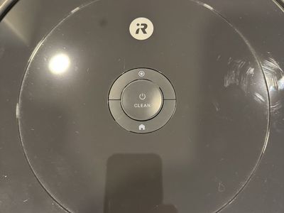 Roomba Robot Vacuum w/Replacement parts. PartsUnit