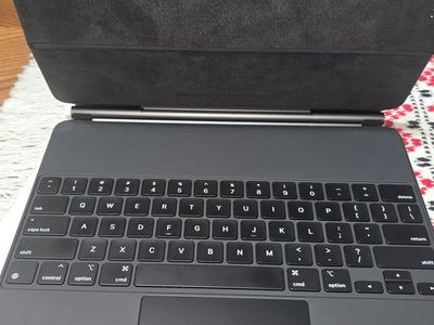 iPad 12.9 Magic Keyboard