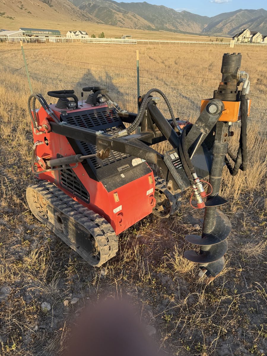 2023 AGT Mini Skid Steer