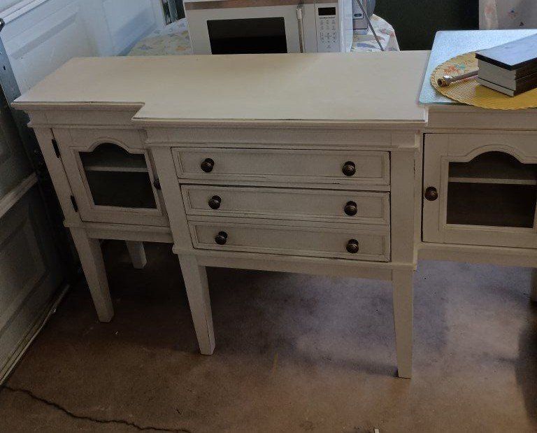 Denbeck dinning room server