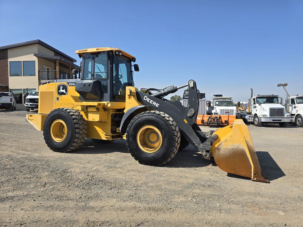 2020 John Deere 624L Front End Wheel Loader 3,800hrs