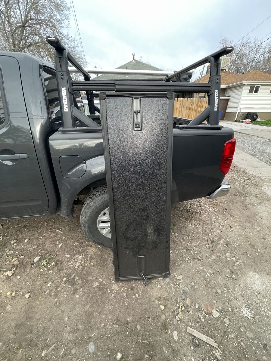 Nissan Frontier 5’ bed tri fold hard cover