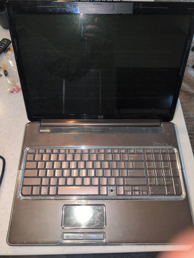 HP Pavilion dv7-1267CL Laptop (Bronze Finish) - Parts or Repair