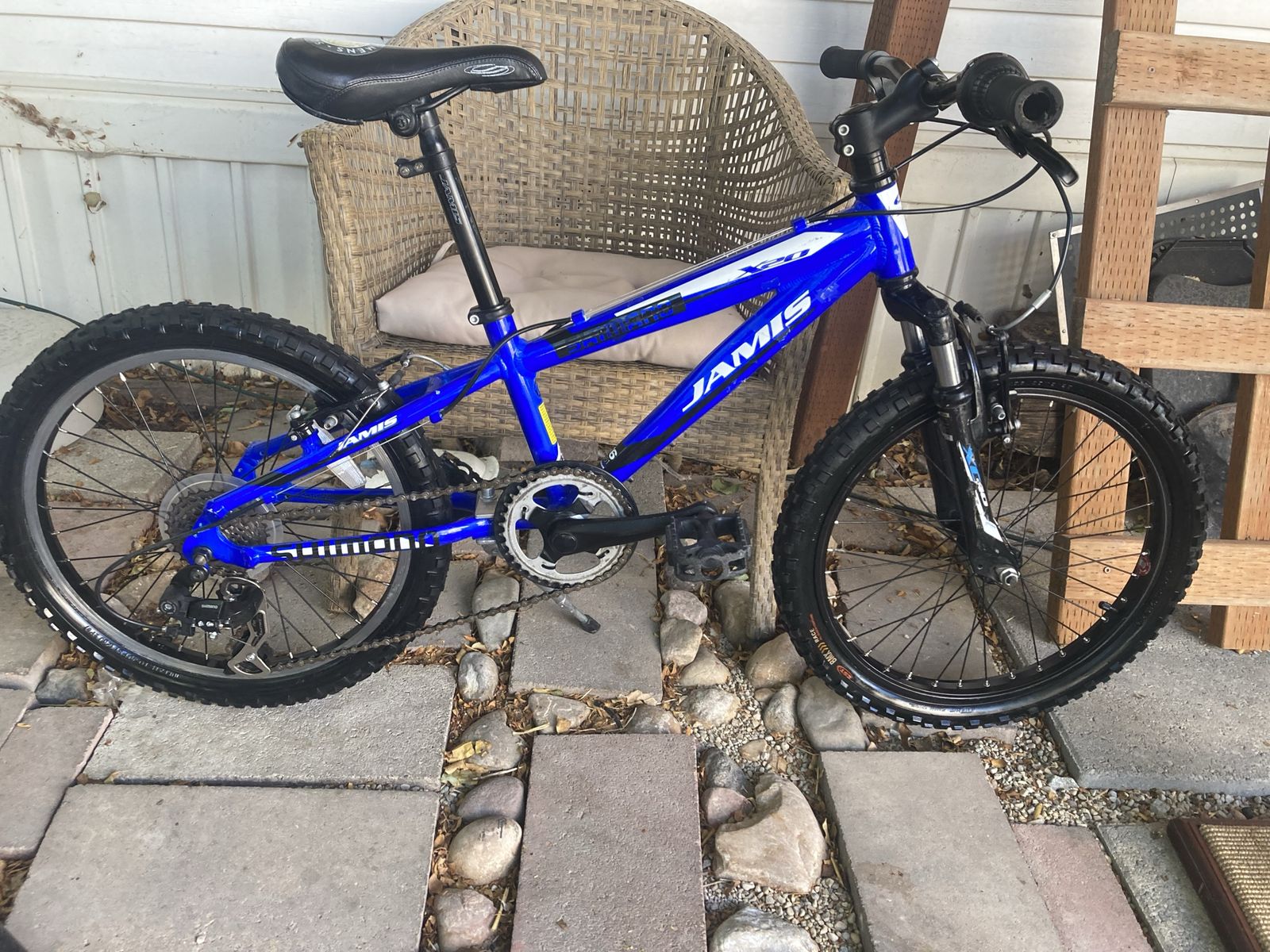 Jamis X20 Kids Mountain Bike Blue 20-inch Wheels