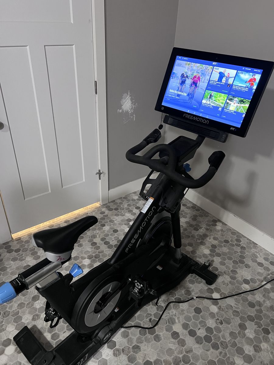 Freemotion CoachBike 22" Screen