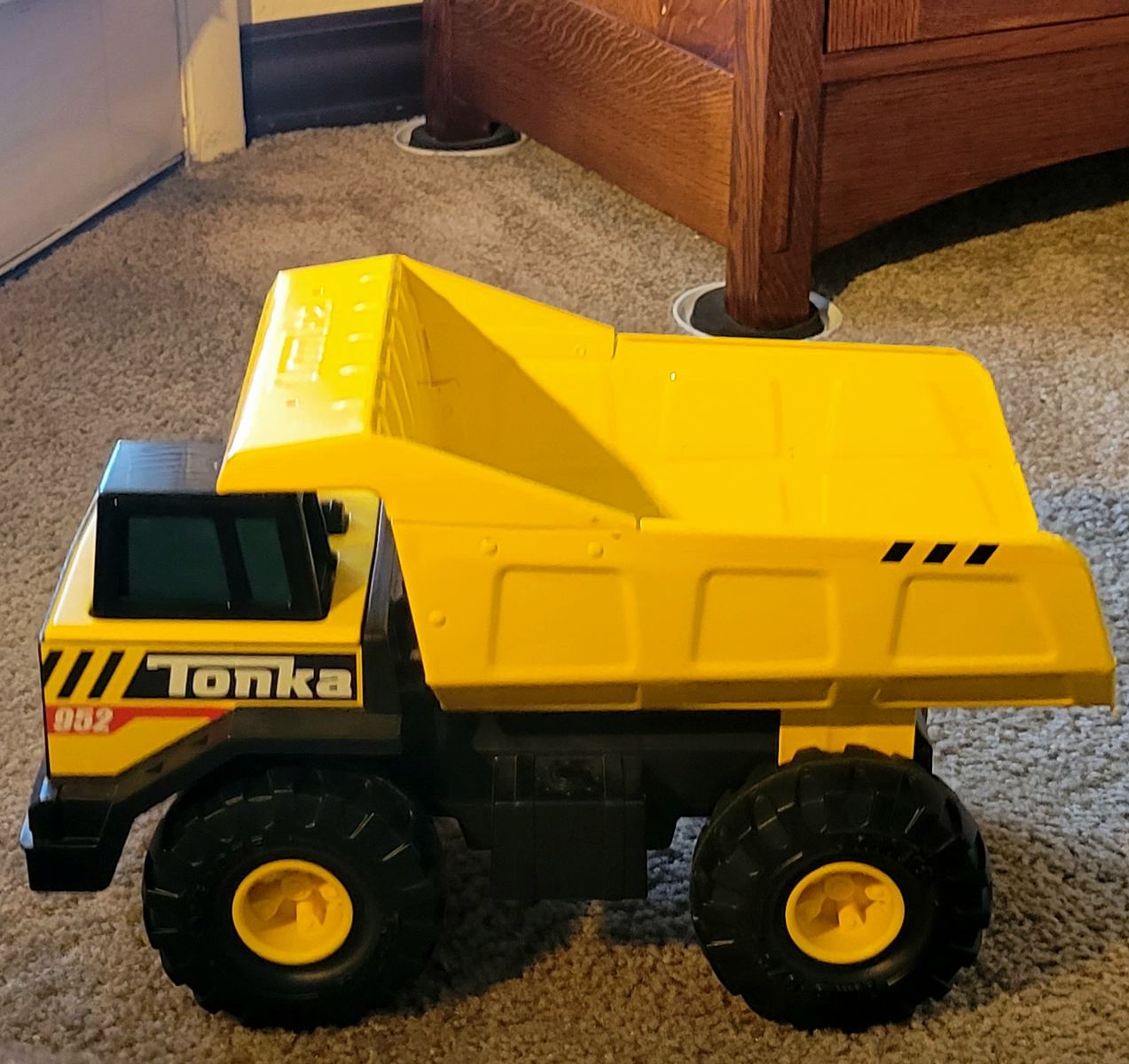Tonka 952 - Steel Classics Mighty Dump Truck Like New