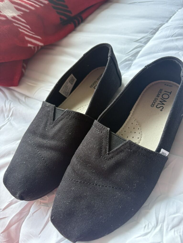 Toms