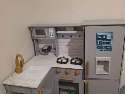 Kids kitchen play