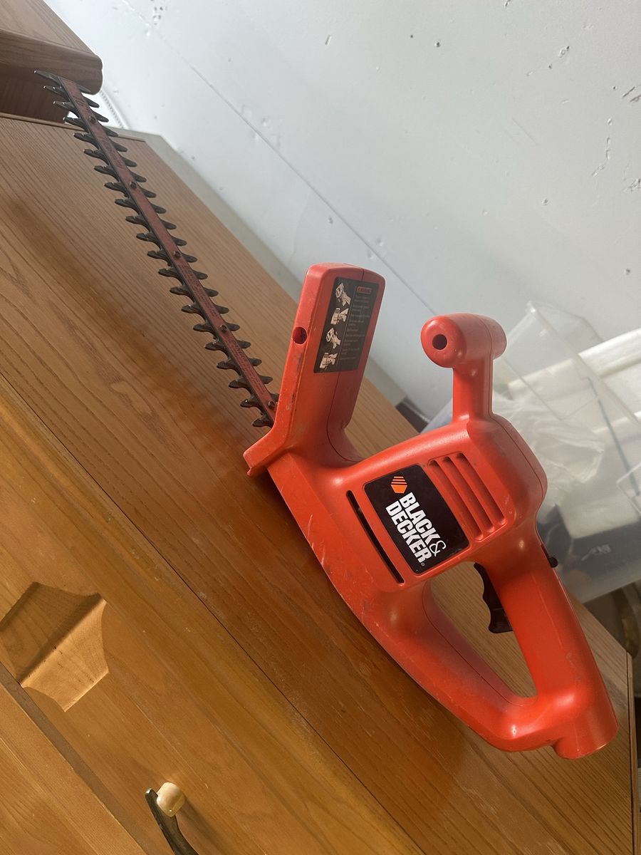Black & Decker Electric 16” Hedge Trimmer