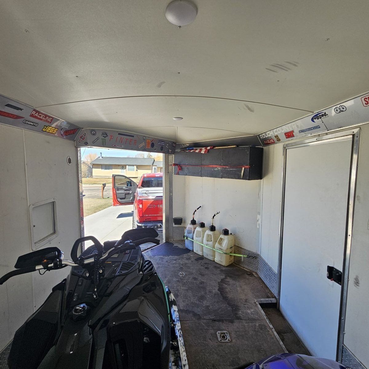 Look Enclosed Trailer 28'