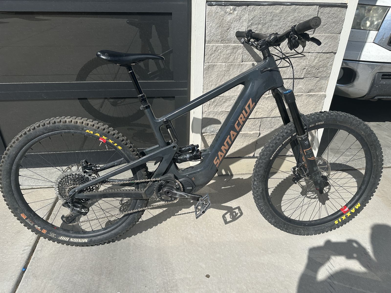 Santa Cruz Heckler electric mountain bike, Large eMTB