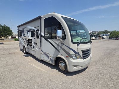 2016 Thor Motor Coach Axis 25.2 low miles and short