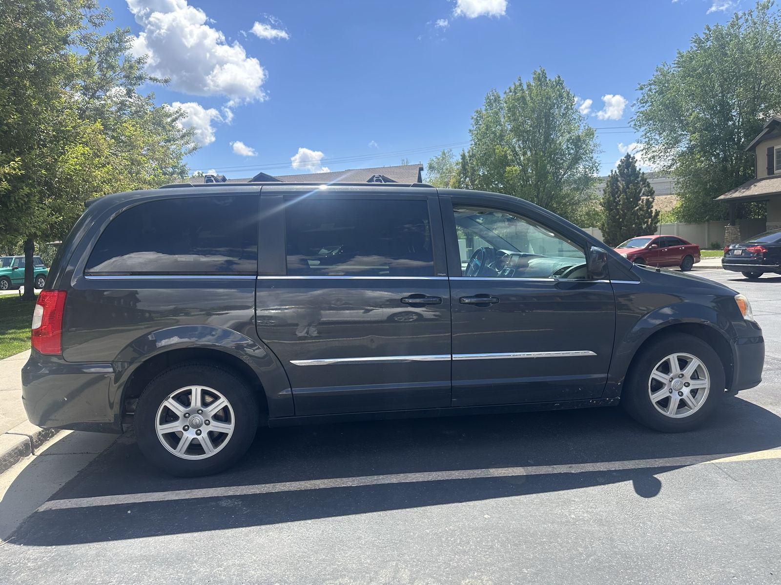 2012 CHRYSLER TOWN AND COUNTRY