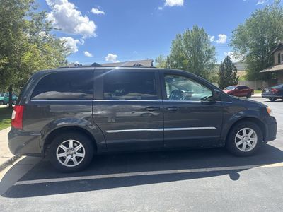 2012 CHRYSLER TOWN AND COUNTRY