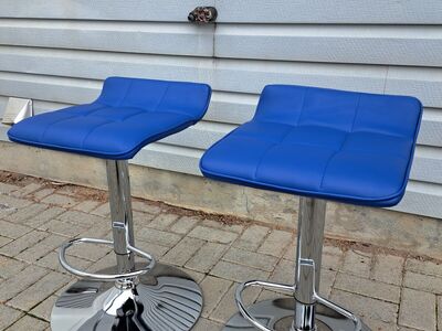 Set of 2 Blue Stools