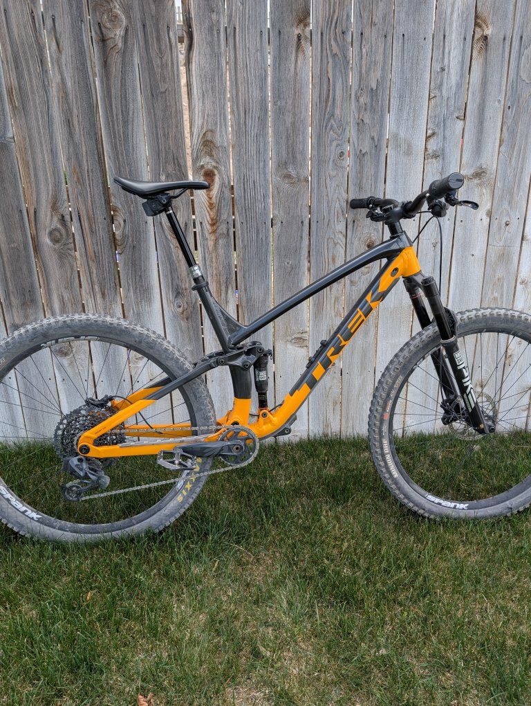 XL Trek Fuel Alloy