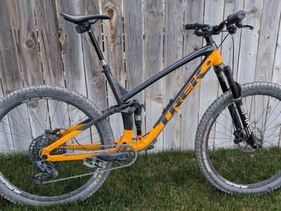XL Trek Fuel Alloy