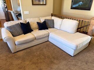 Sofa w/Chaise Lounge