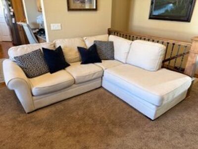 Sofa w/Chaise Lounge