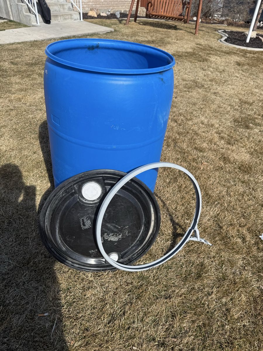 Blue Plastic 55-Gallon Open Top Drum Barrel with Lid and Metal Clamp Ring